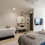 Luxury Split