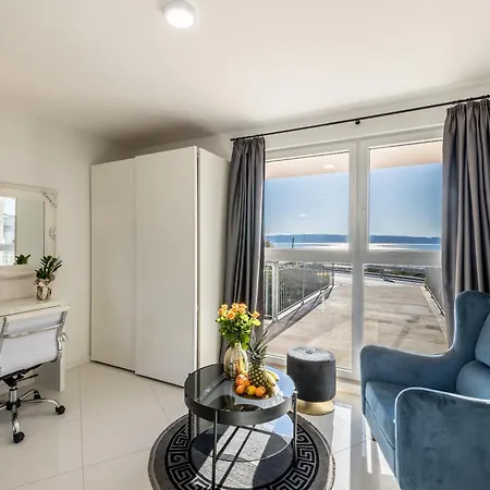 Luxury Split
